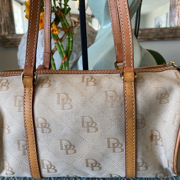 🌺Dooney & Bourke Signature Logo Purse & Wallet Set (Tan) w/Silver Hardware. - Picture 4 of 14